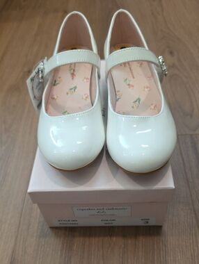 Girl's Cupcakes & Cashmere White Patent Mary Jane Dress Shoes. Size 3.